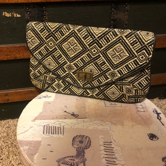 Tribal Print Straw Envelope Clutch Purse - Picture 3 of 7